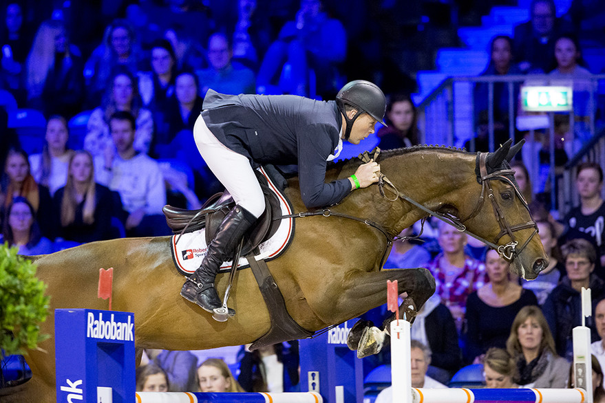 zonde Aanzetten naakt Robert Vos and Carat shine on home soil at Jumping Amsterdam | World of  Showjumping